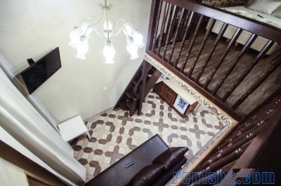 Сдам комнату  посуточно     
Комната 18 м²  в 6-к квартире  на 2 этаже  5-этажного кирпичного дома