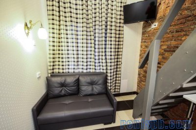 Сдам комнату  посуточно     
Комната 18 м²  в 6-к квартире  на 2 этаже  5-этажного кирпичного дома