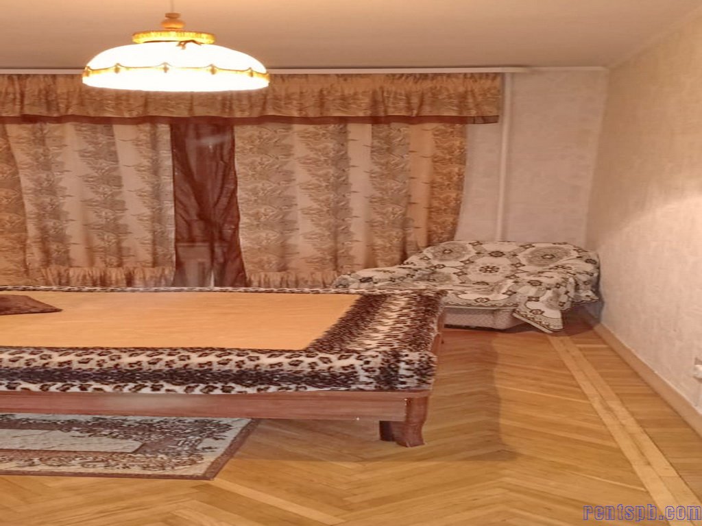 Квартира в аренду Миргородская 12
