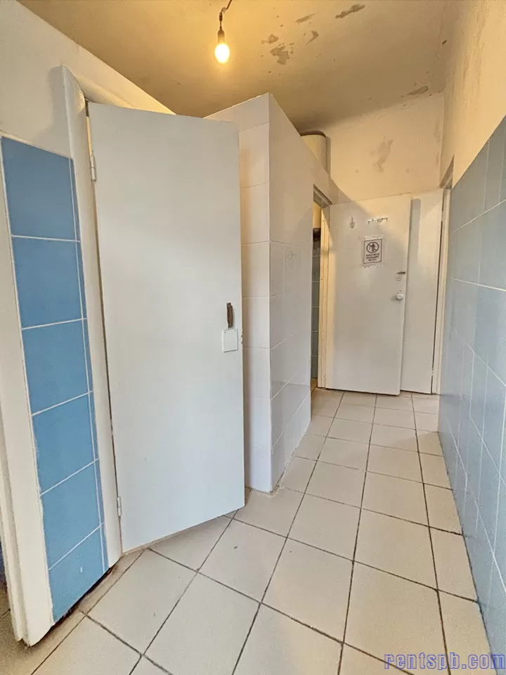 Продается комната  Бабушкина 42 к 2  у метро  Ломоносовская  /18.0 м²