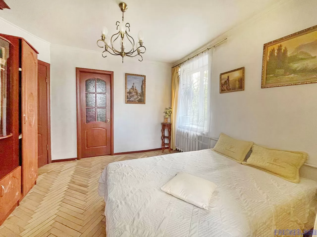 Продам у метро Елизвровская  квартиру  ул. Ольминского 14