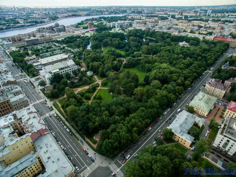 сдам у метро  в СПБ  пр-т  Чернышевского 17