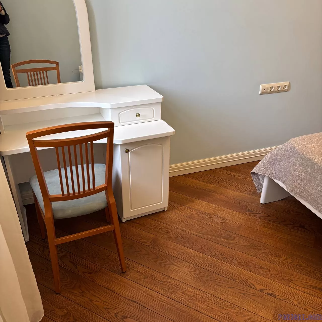 сдам у метро  в СПБ  пр-т  Чернышевского 17