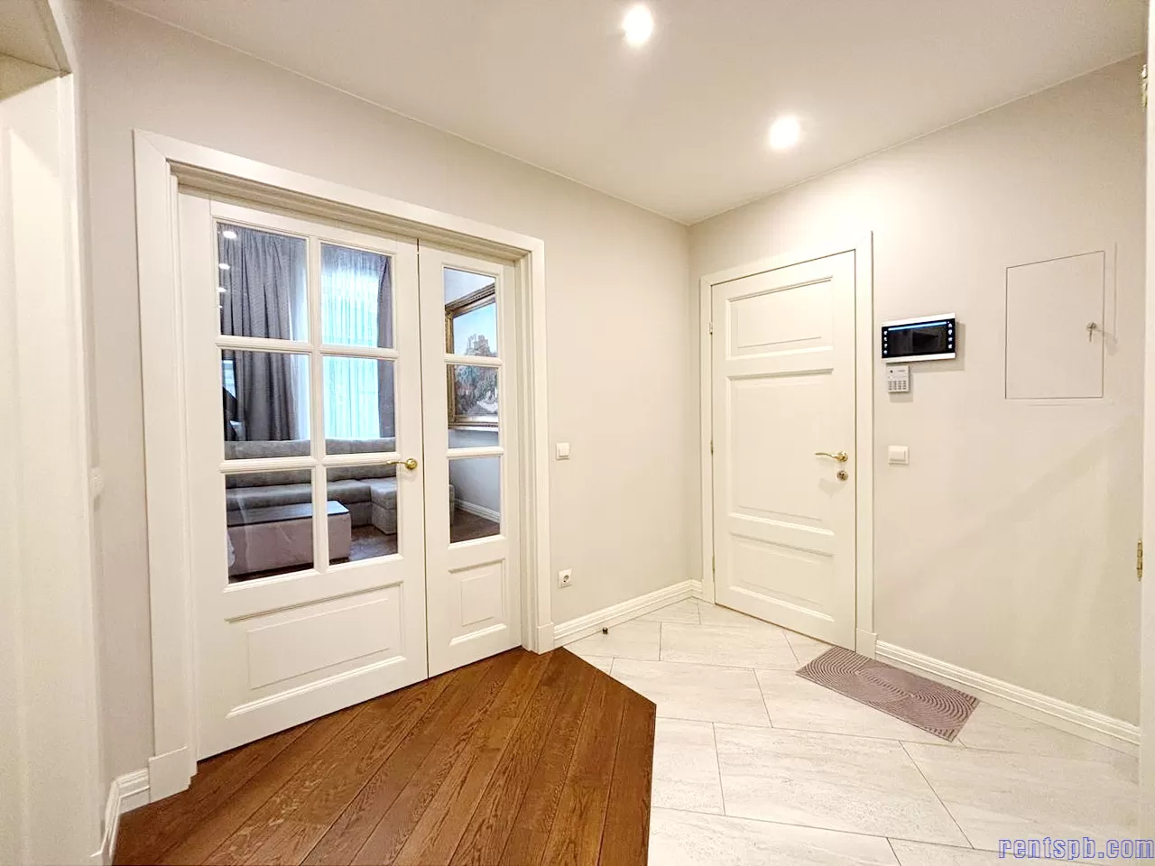 сдам у метро  в СПБ  пр-т  Чернышевского 17