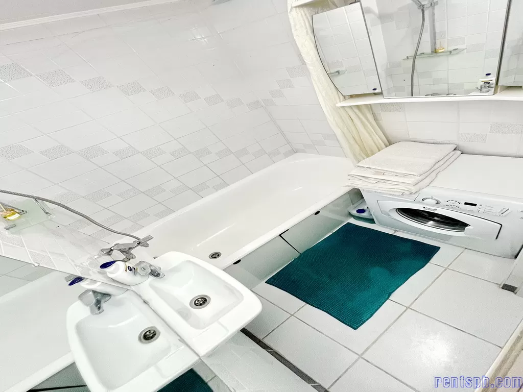 продам квартиру во дворе метро Елизаровская  ул. Ольминского 14