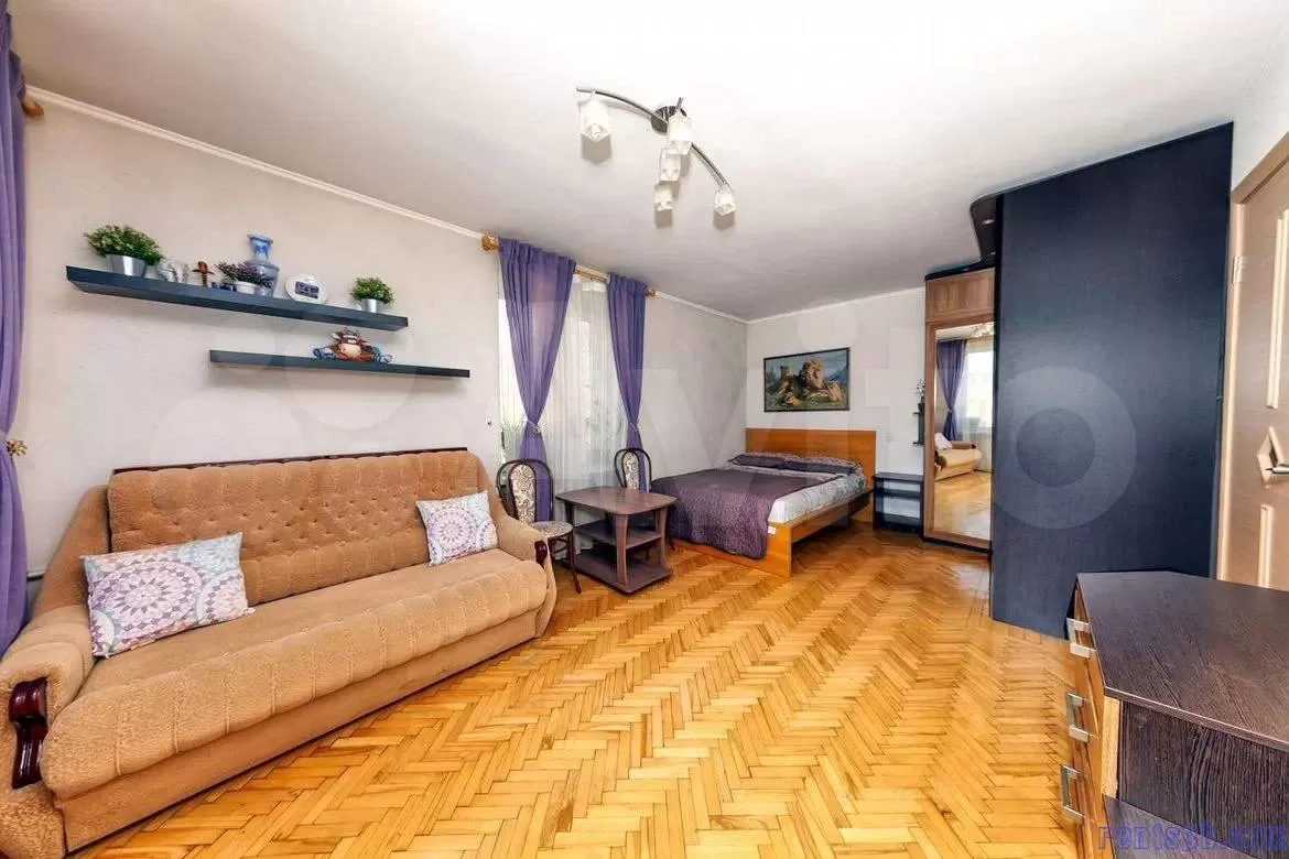 У метро Елизаровская ул.  Ольминского 14  /Бабушкина 6