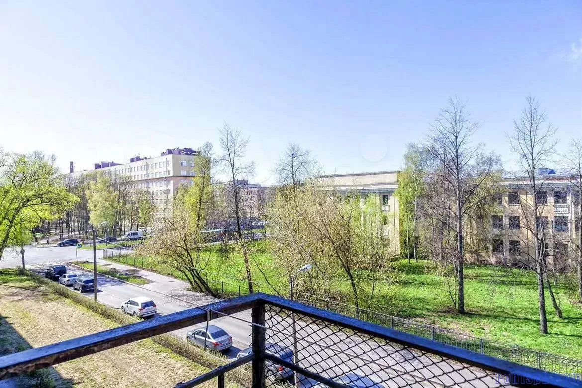 У метро Елизаровская ул.  Ольминского 14  /Бабушкина 6