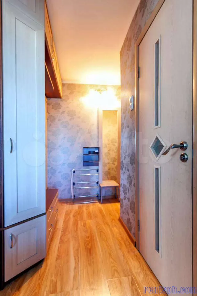 У метро Елизаровская ул.  Ольминского 14  /Бабушкина 6