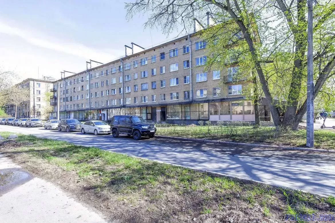 Посуточно у метро Елизаровская сдам ул.  Ольминского 14