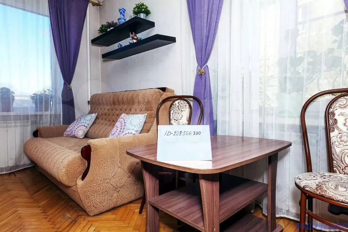 Посуточно у метро Елизаровская сдам ул.  Ольминского 14